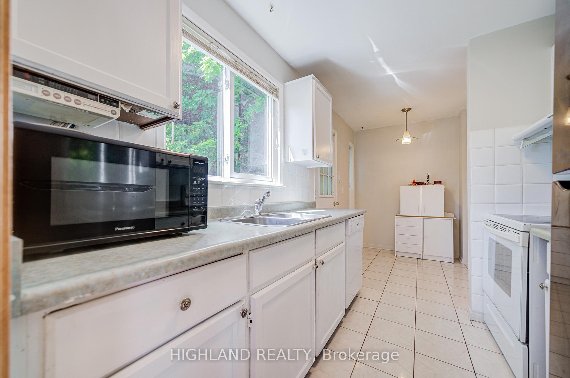Photo 12 of 2075 South Millway, Mississauga, Erin Mills — HOMEH