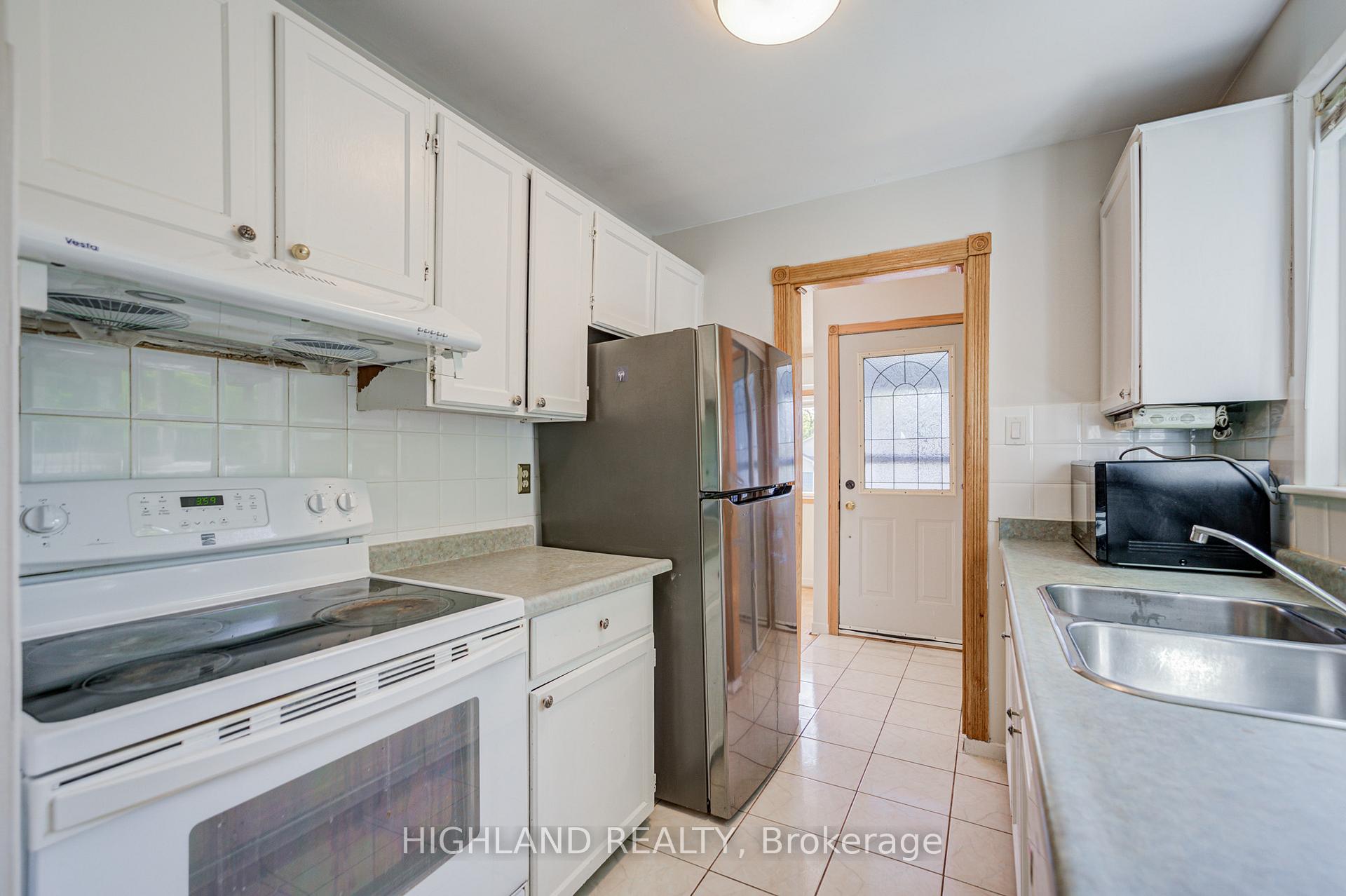 Photo 16 of 2075 South Millway, Mississauga, Erin Mills — HOMEH