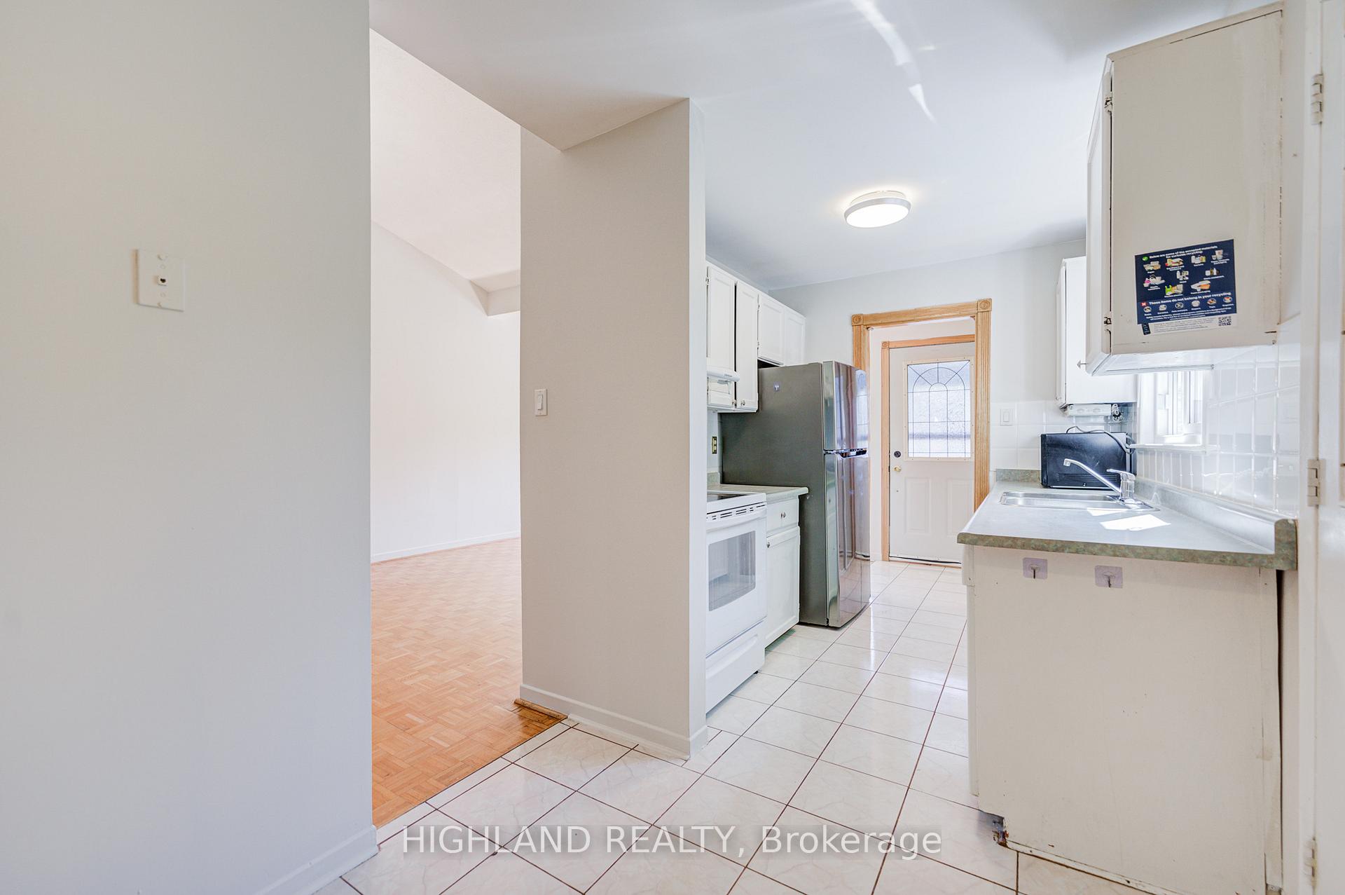 Photo 17 of 2075 South Millway, Mississauga, Erin Mills — HOMEH
