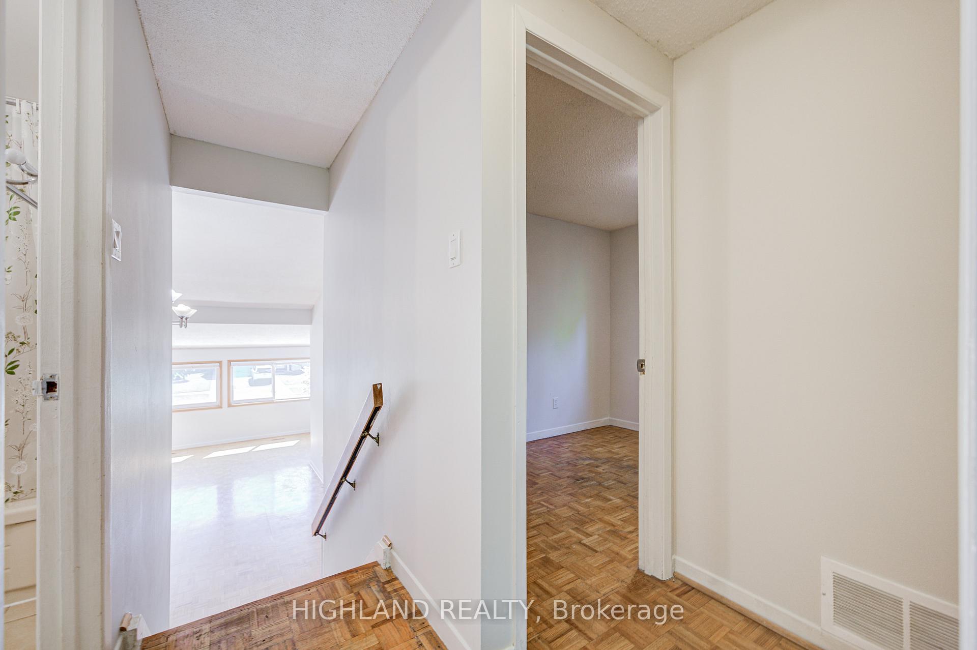 Photo 19 of 2075 South Millway, Mississauga, Erin Mills — HOMEH