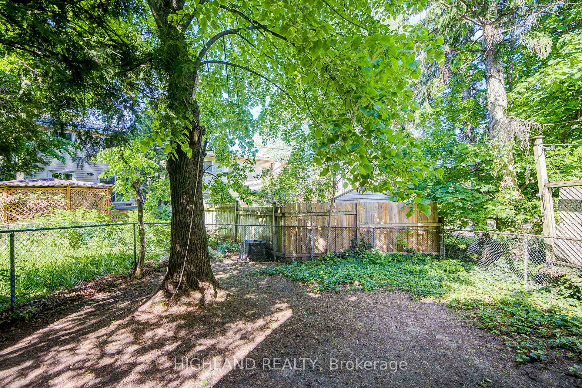 Photo 24 of 2075 South Millway, Mississauga, Erin Mills — HOMEH