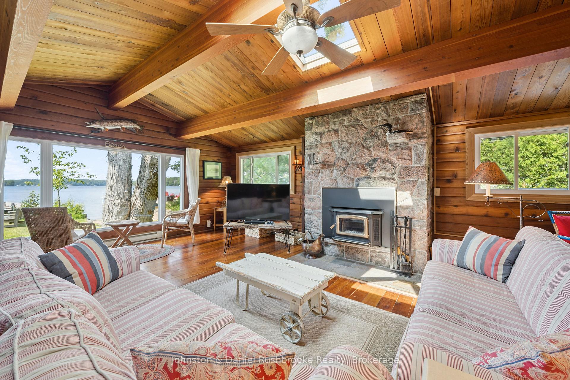 Photo 8 of 1046 Golden Point Road W, Bracebridge, Monck (Bracebridge) — HOMEH