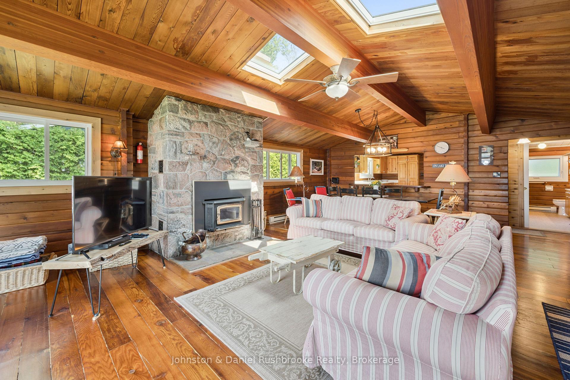 Photo 9 of 1046 Golden Point Road W, Bracebridge, Monck (Bracebridge) — HOMEH