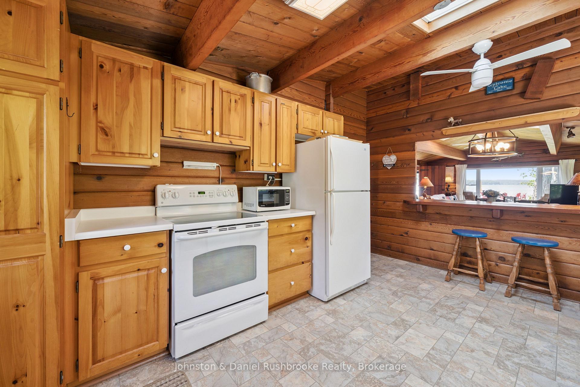 Photo 16 of 1046 Golden Point Road W, Bracebridge, Monck (Bracebridge) — HOMEH