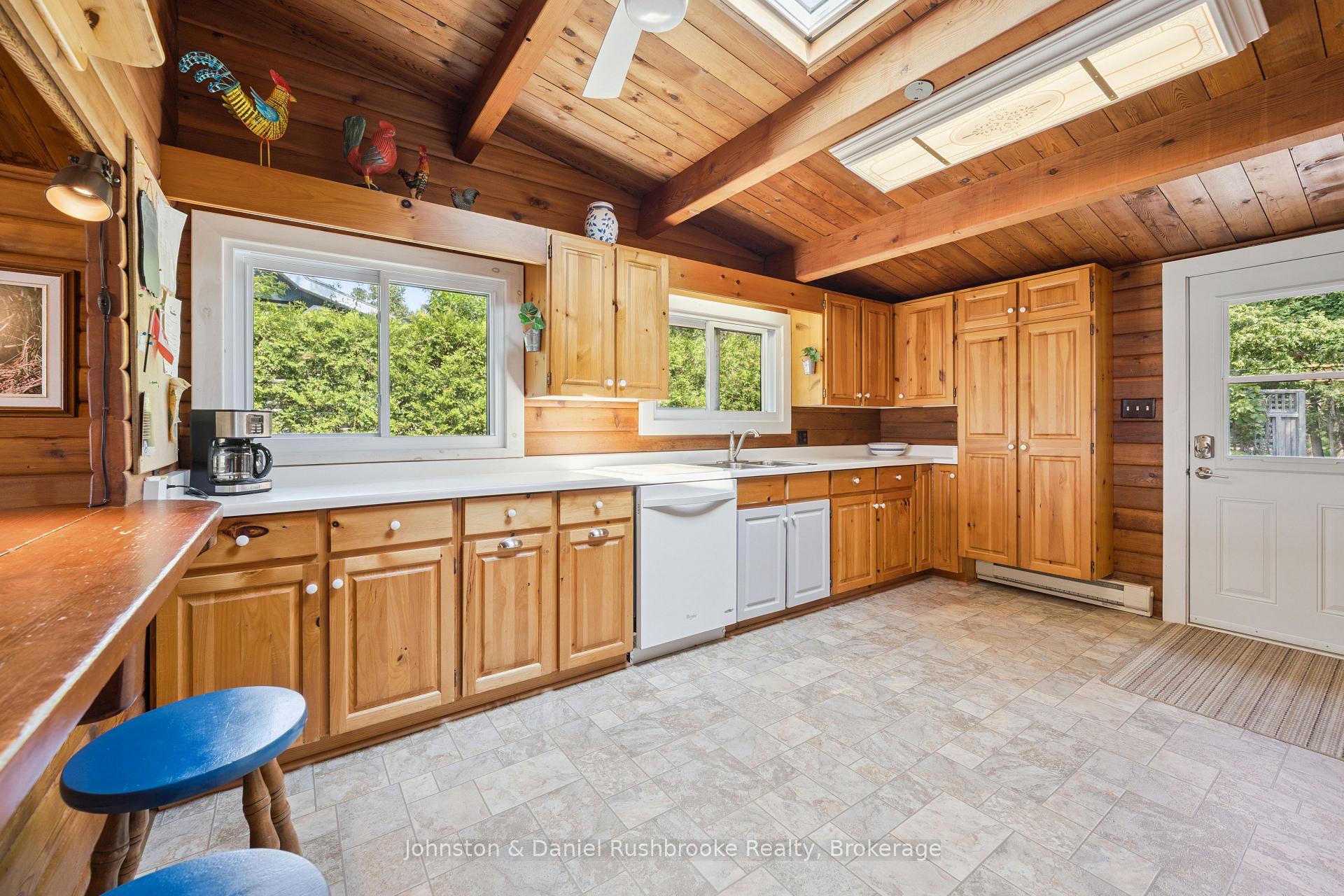 Photo 17 of 1046 Golden Point Road W, Bracebridge, Monck (Bracebridge) — HOMEH