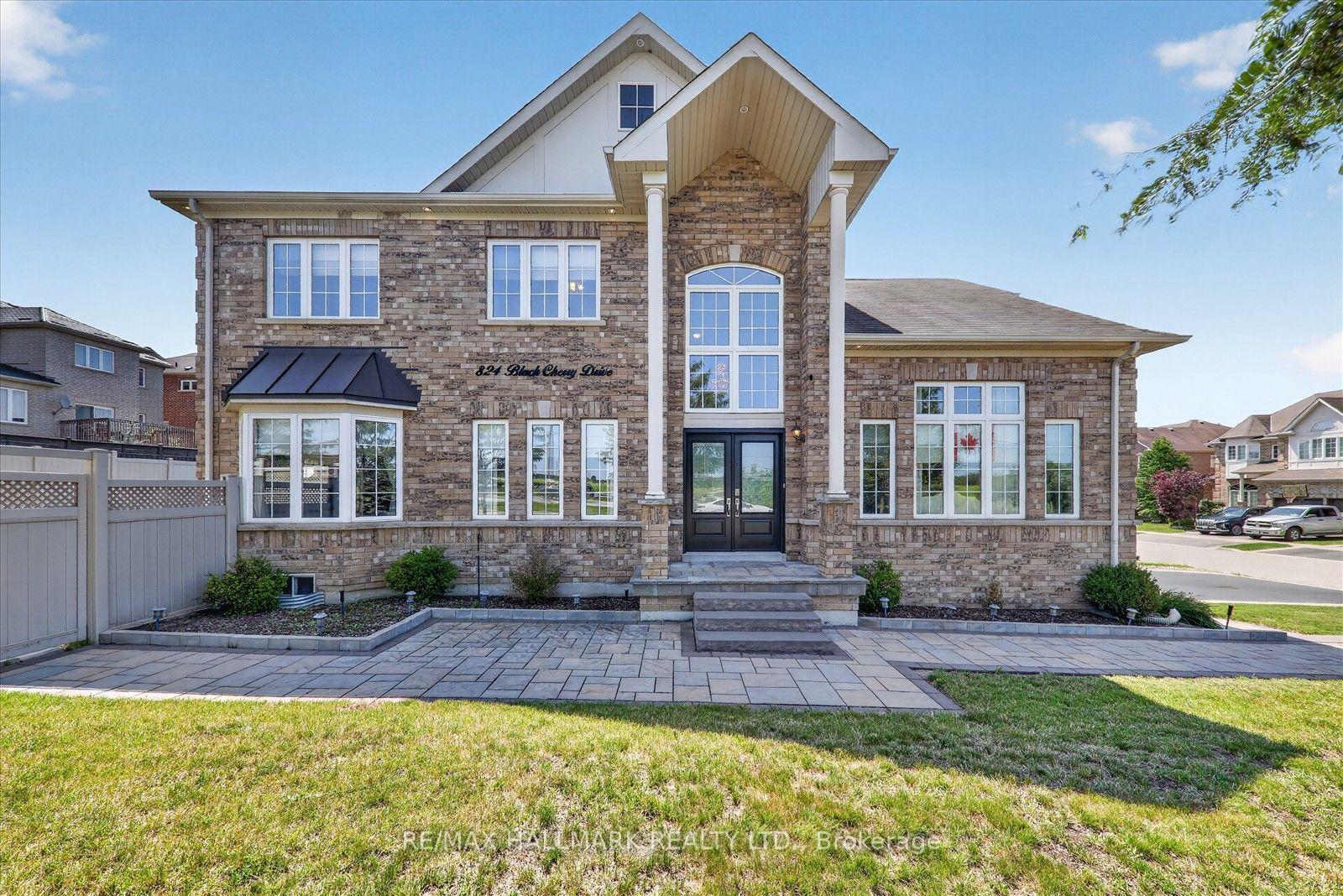 Photo 2 of 824 Black Cherry Drive, Oshawa, Taunton — HOMEH