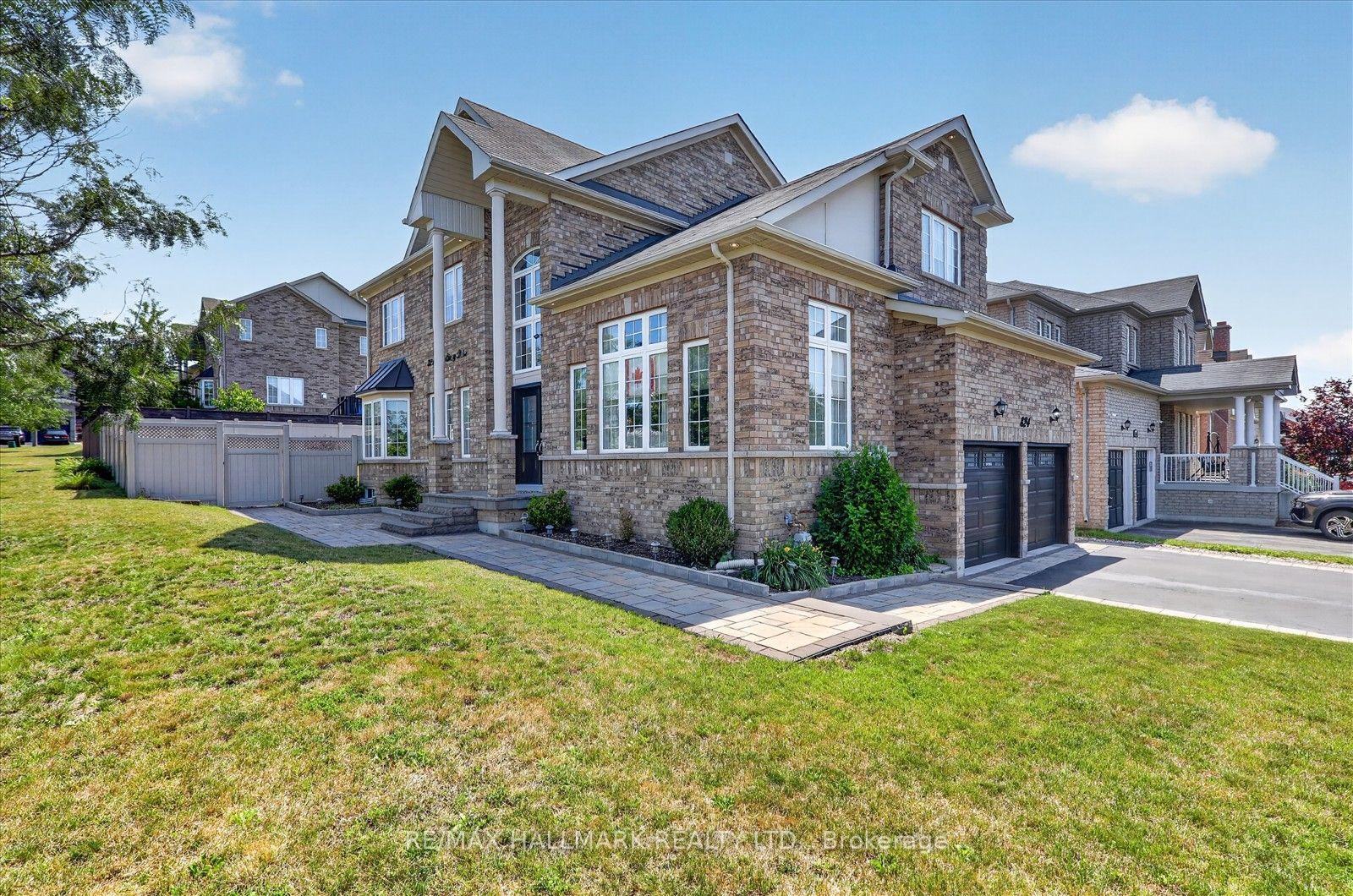 Photo 3 of 824 Black Cherry Drive, Oshawa, Taunton — HOMEH
