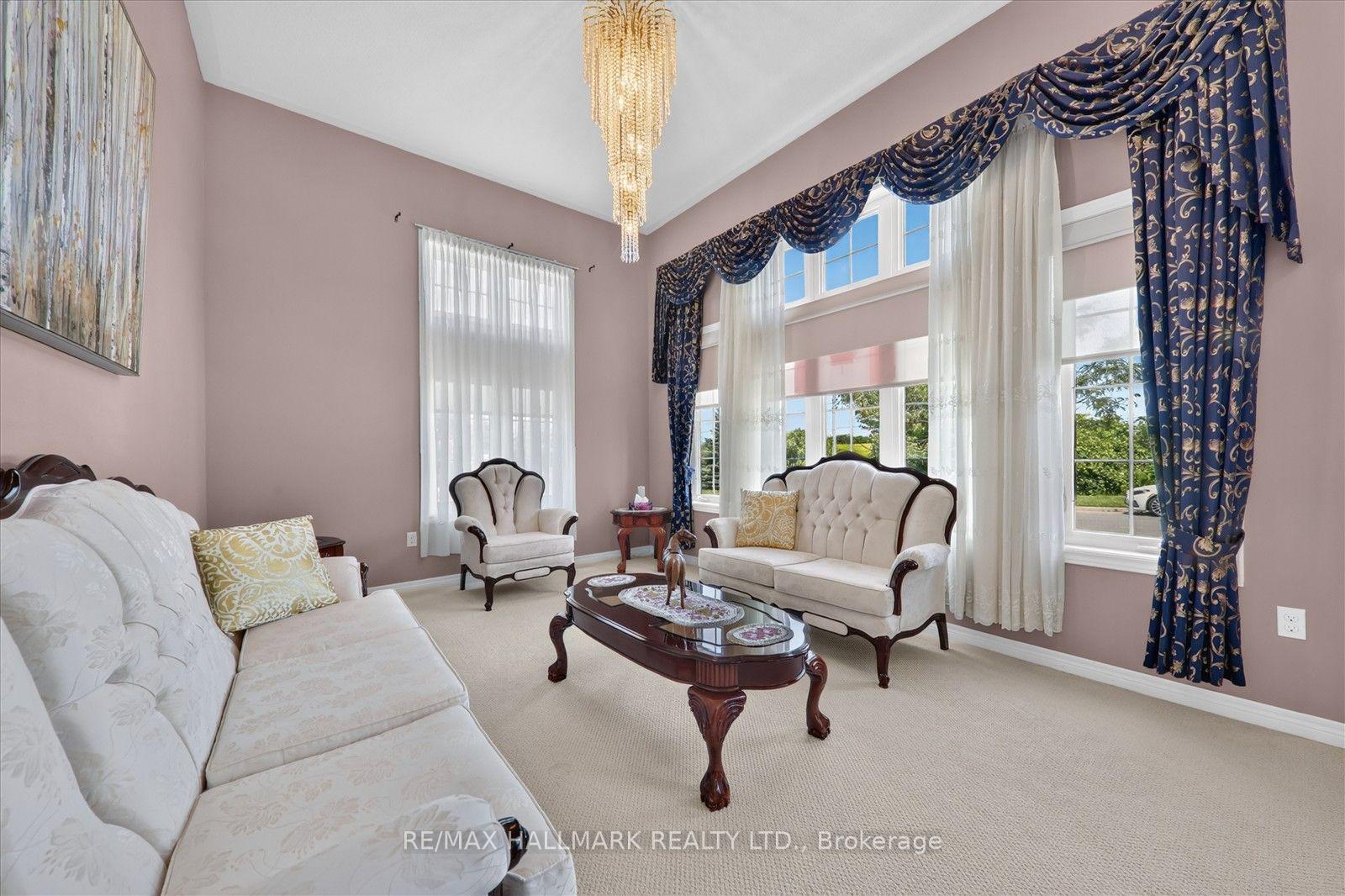 Photo 10 of 824 Black Cherry Drive, Oshawa, Taunton — HOMEH