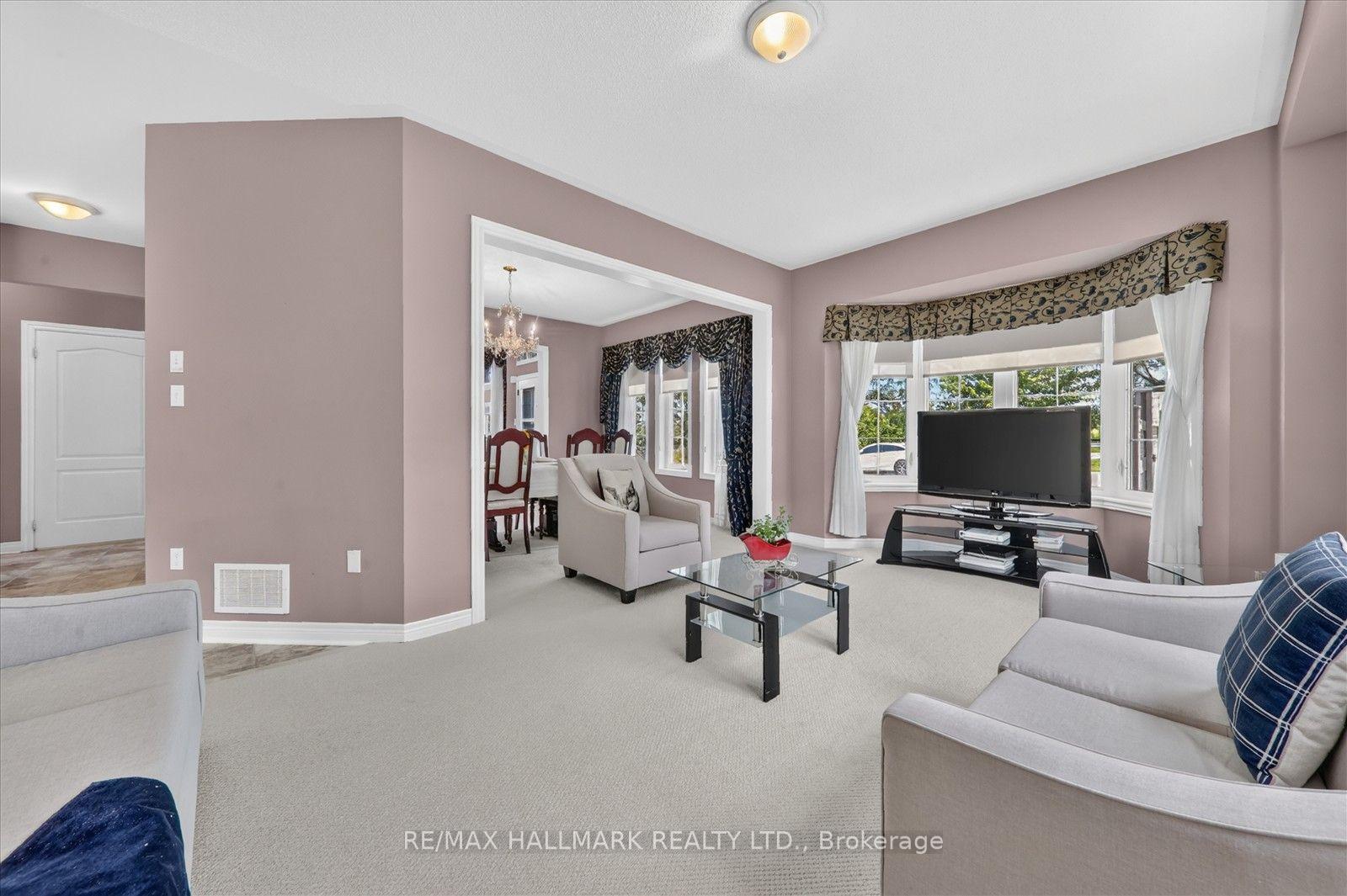 Photo 16 of 824 Black Cherry Drive, Oshawa, Taunton — HOMEH