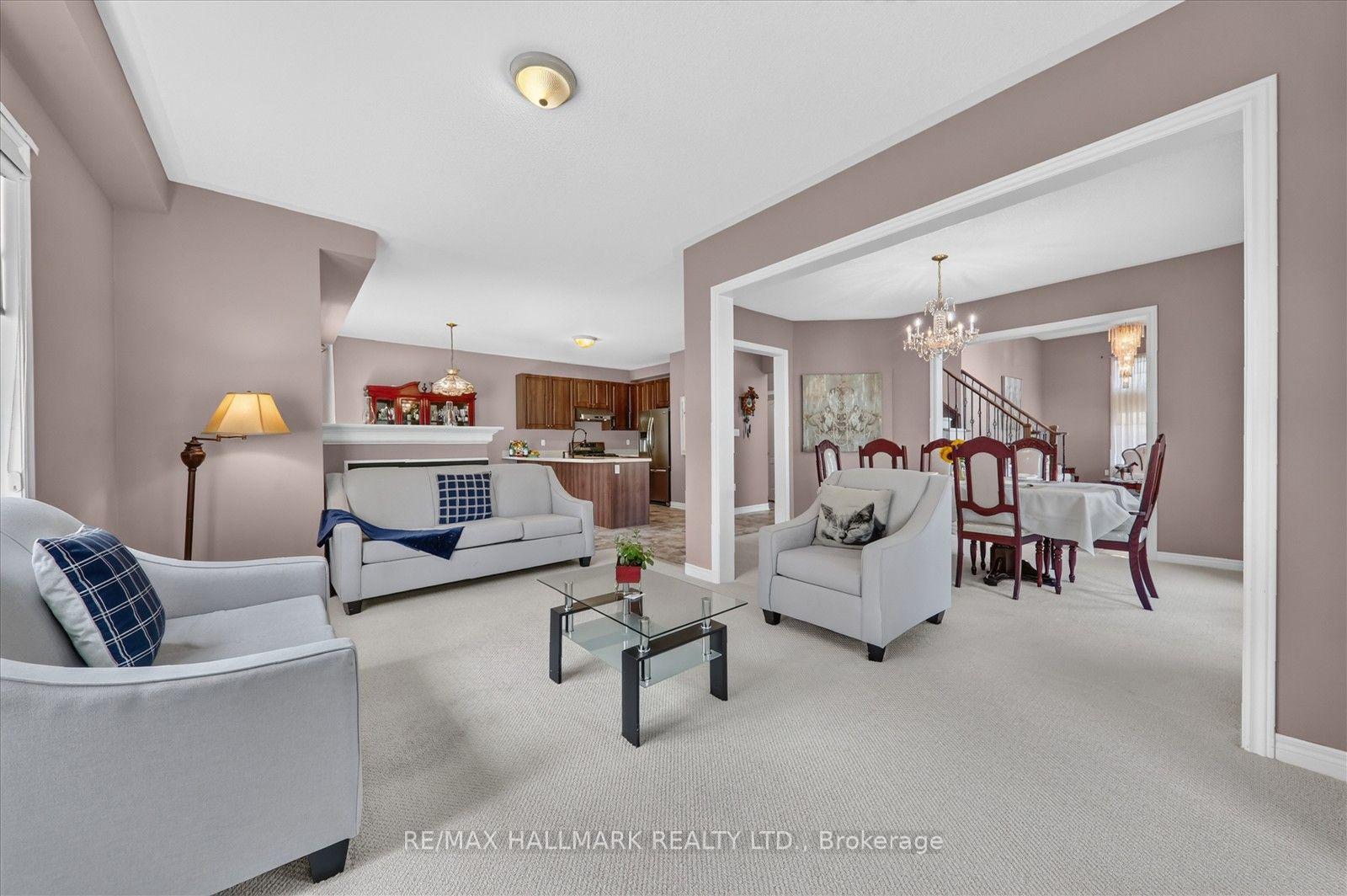 Photo 17 of 824 Black Cherry Drive, Oshawa, Taunton — HOMEH