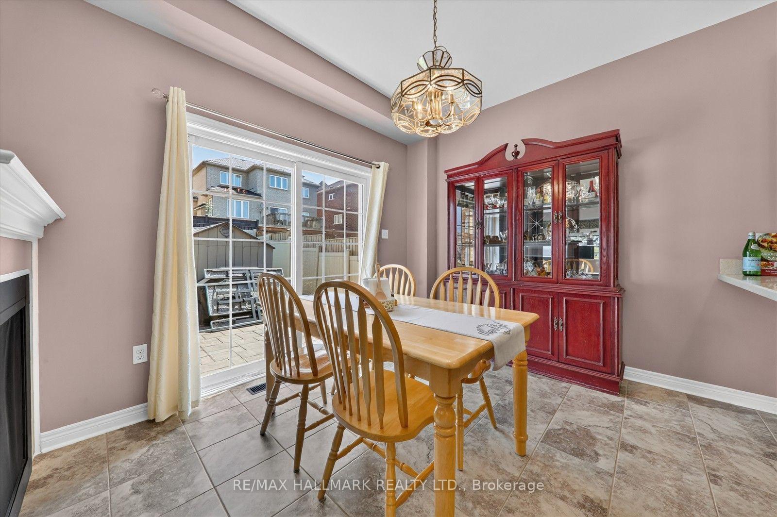 Photo 20 of 824 Black Cherry Drive, Oshawa, Taunton — HOMEH