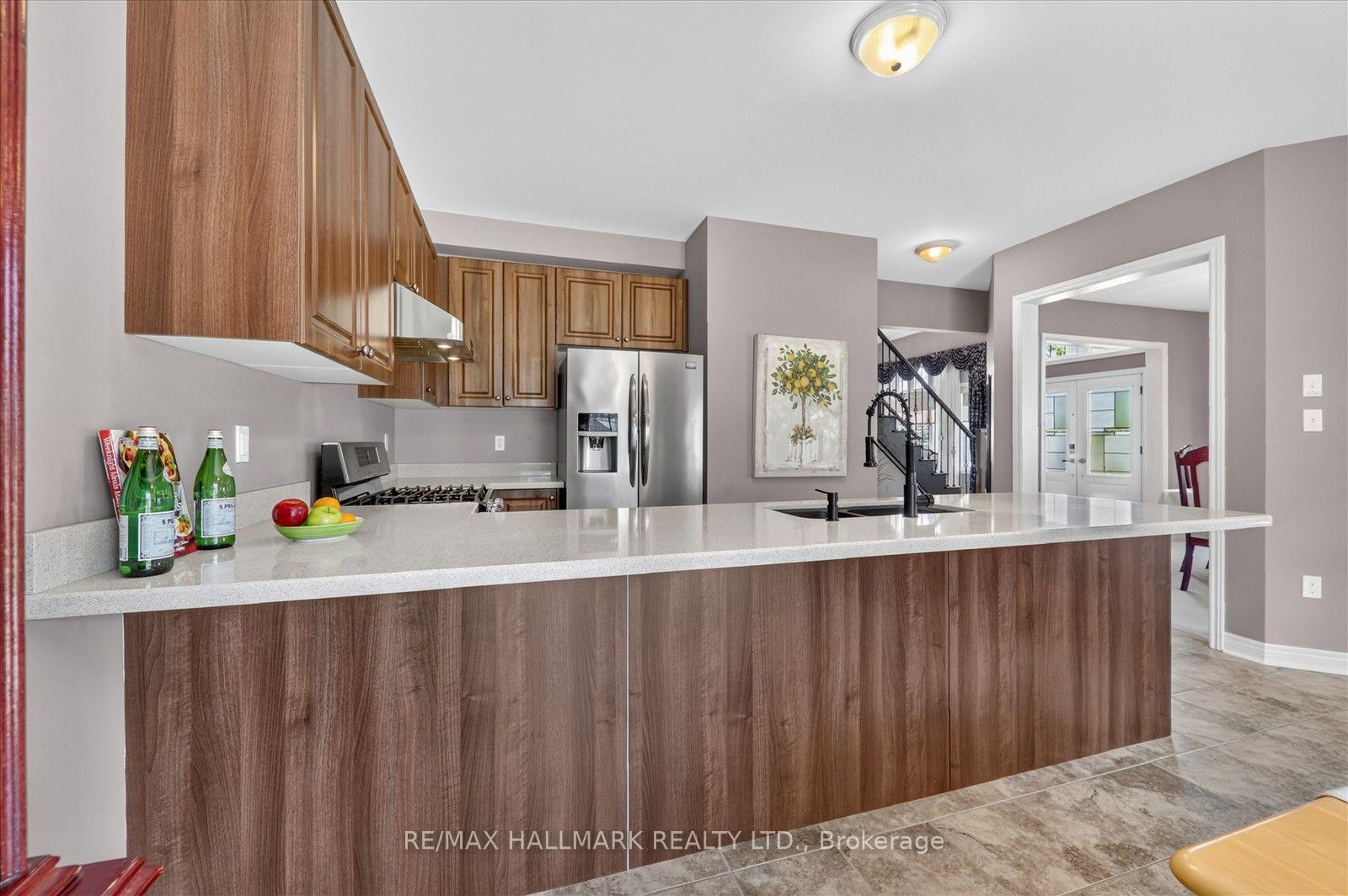Photo 23 of 824 Black Cherry Drive, Oshawa, Taunton — HOMEH