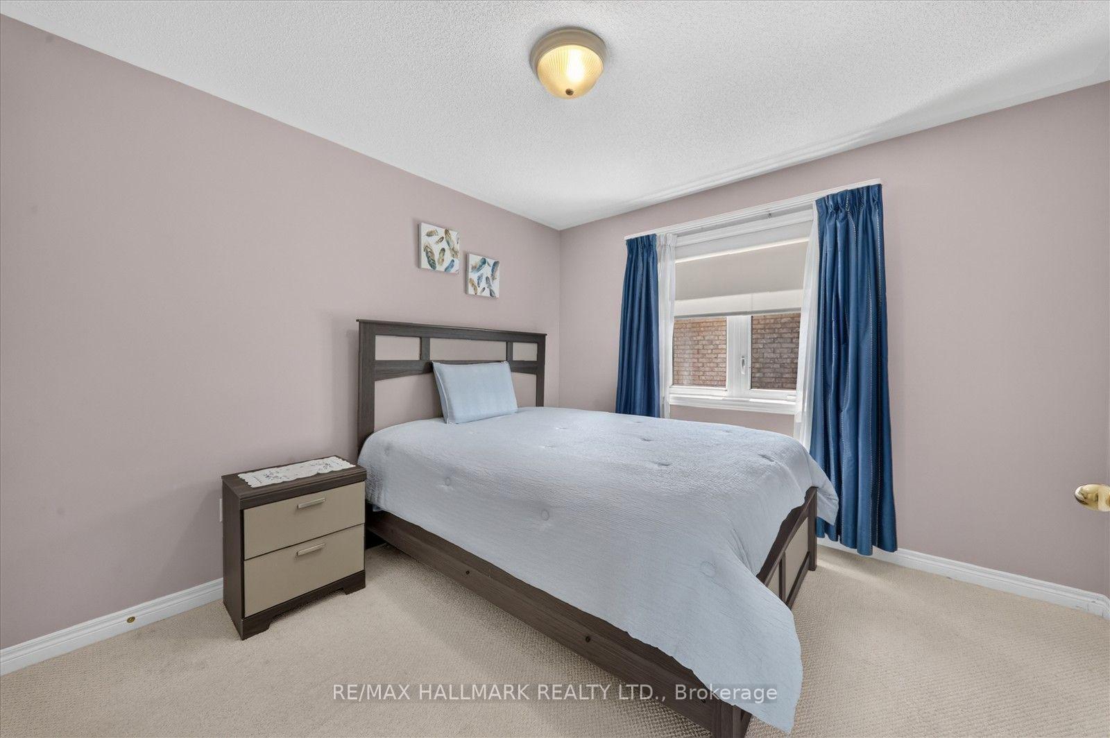 Photo 36 of 824 Black Cherry Drive, Oshawa, Taunton — HOMEH