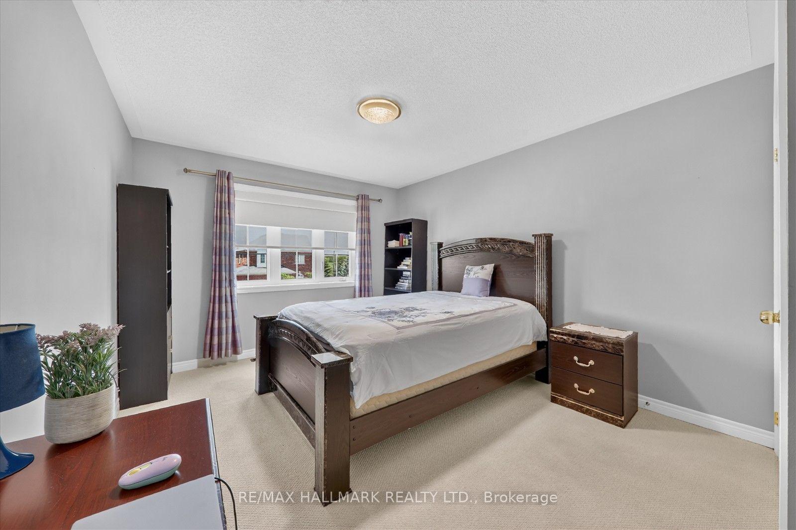 Photo 39 of 824 Black Cherry Drive, Oshawa, Taunton — HOMEH