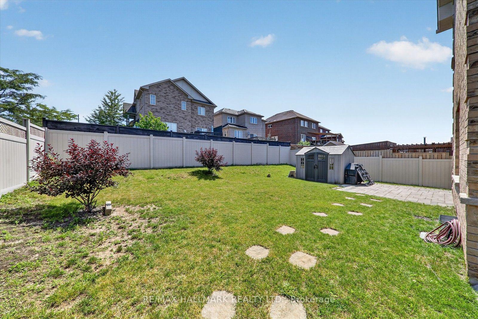 Photo 41 of 824 Black Cherry Drive, Oshawa, Taunton — HOMEH