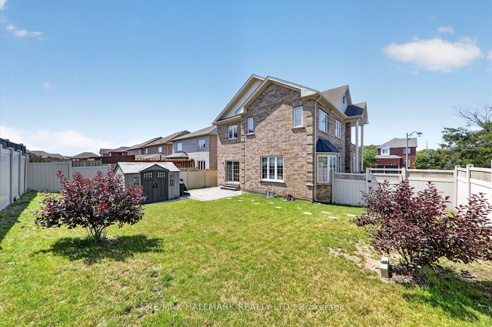 Photo 44 of 824 Black Cherry Drive, Oshawa, Taunton — HOMEH