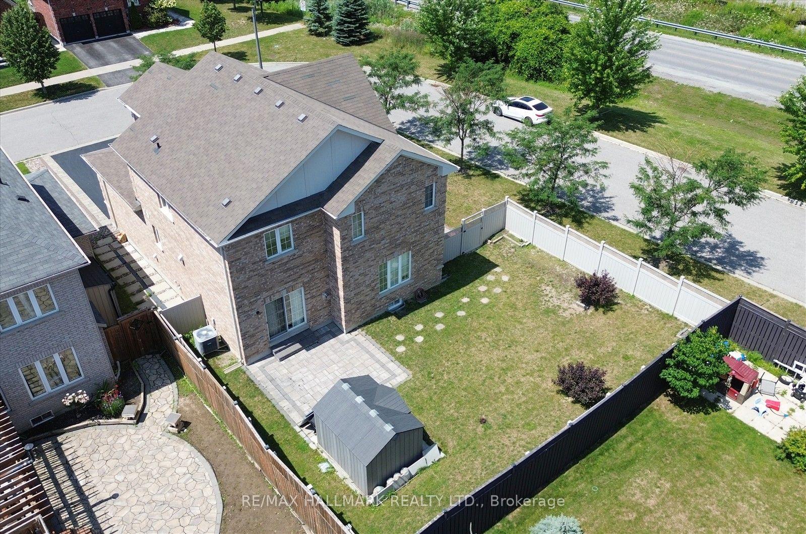 Photo 45 of 824 Black Cherry Drive, Oshawa, Taunton — HOMEH
