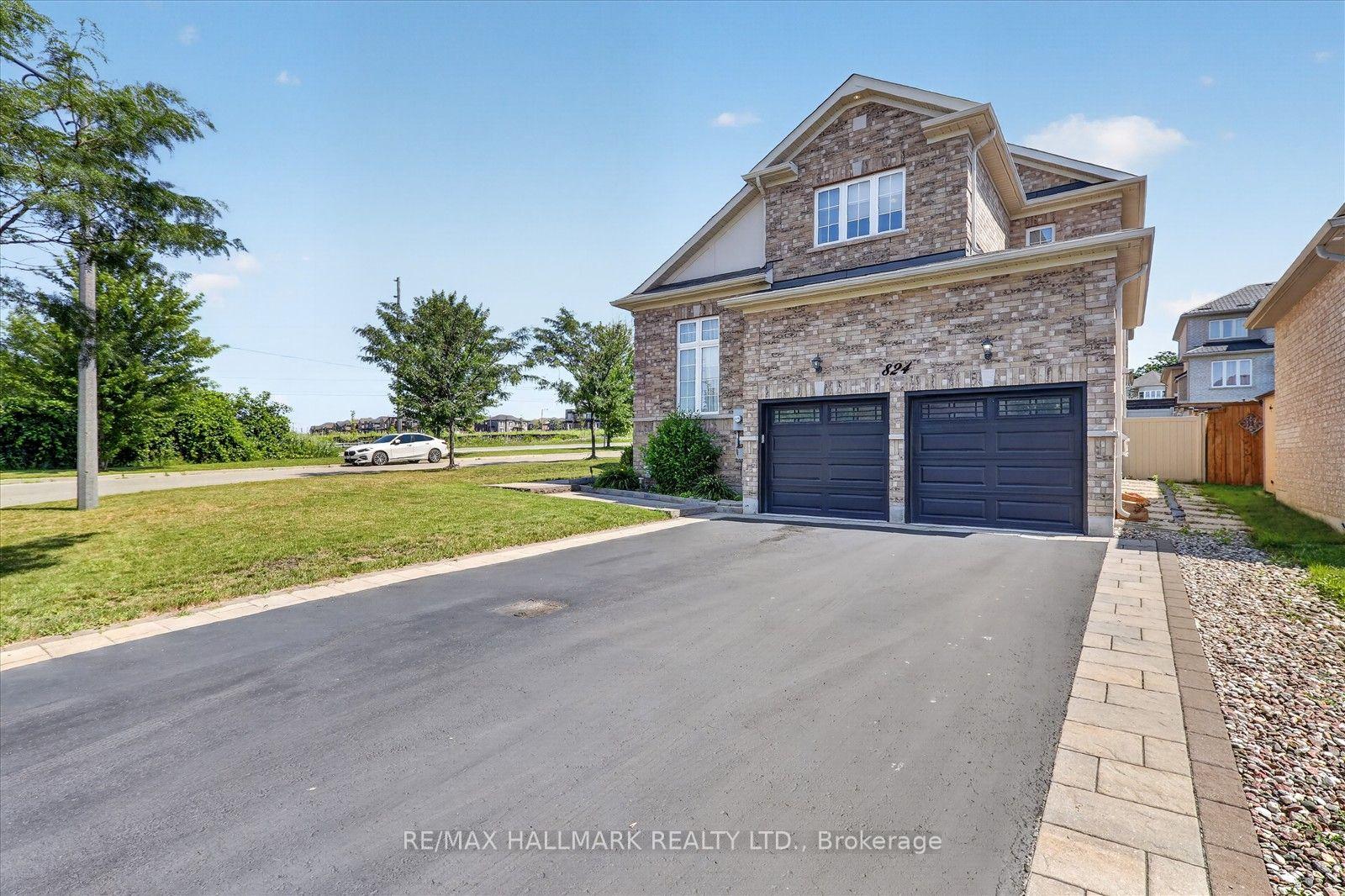Photo 49 of 824 Black Cherry Drive, Oshawa, Taunton — HOMEH