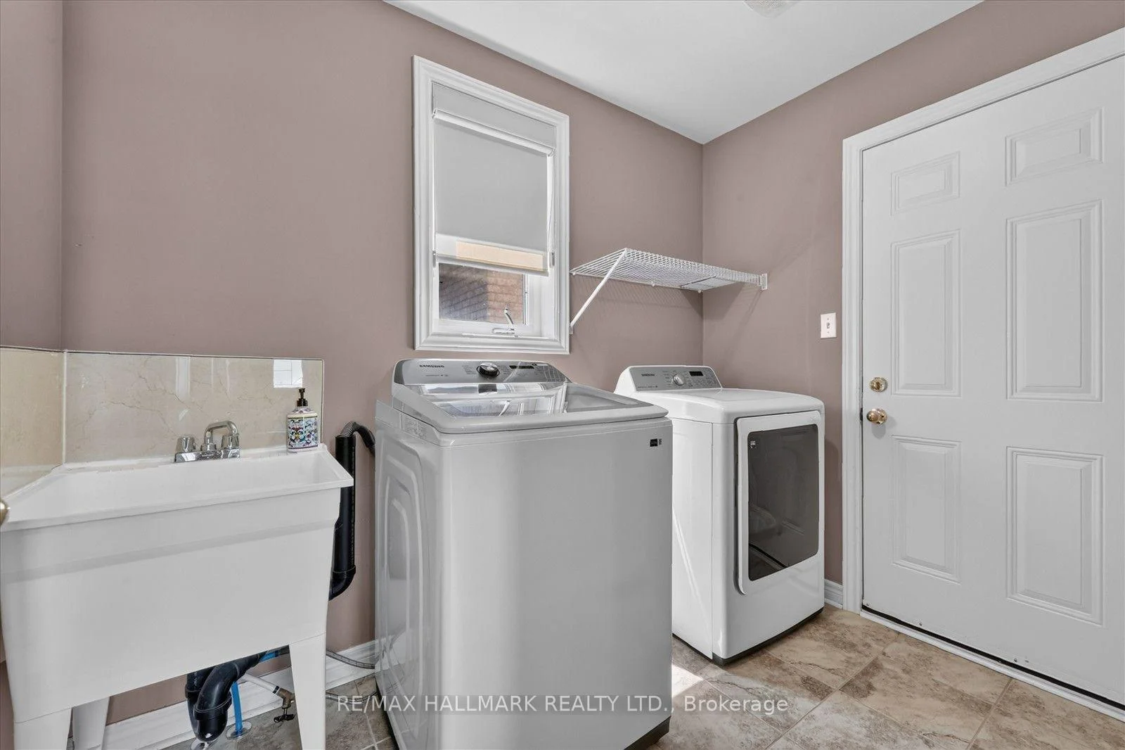 Photo 22 of 824 Black Cherry Drive, Oshawa, Taunton — HOMEH