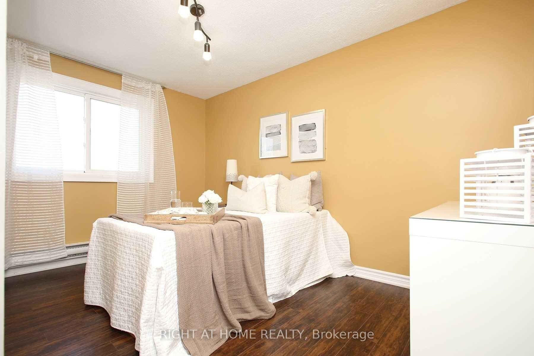 Photo 12 of 653 Dorchester Drive, Oshawa, Vanier — HOMEH