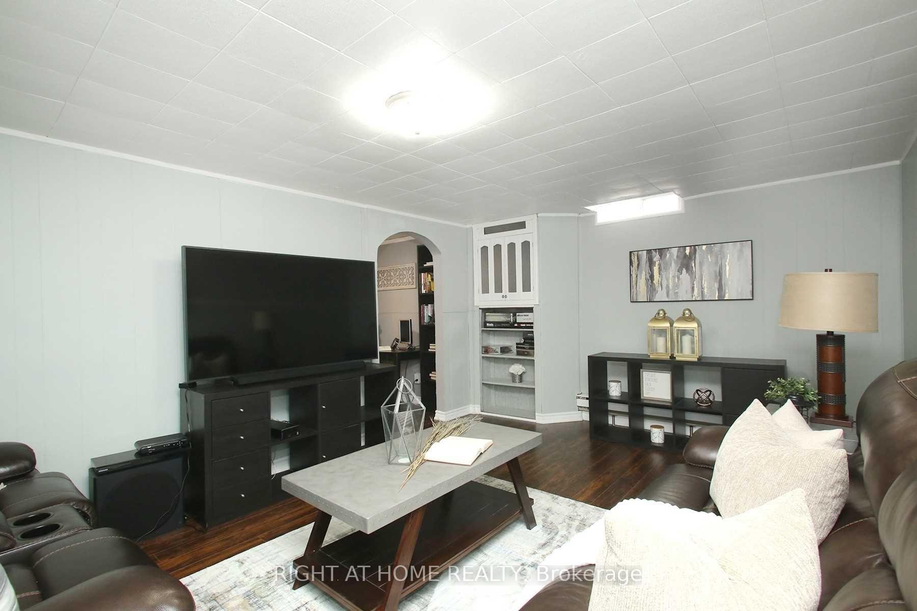 Photo 17 of 653 Dorchester Drive, Oshawa, Vanier — HOMEH