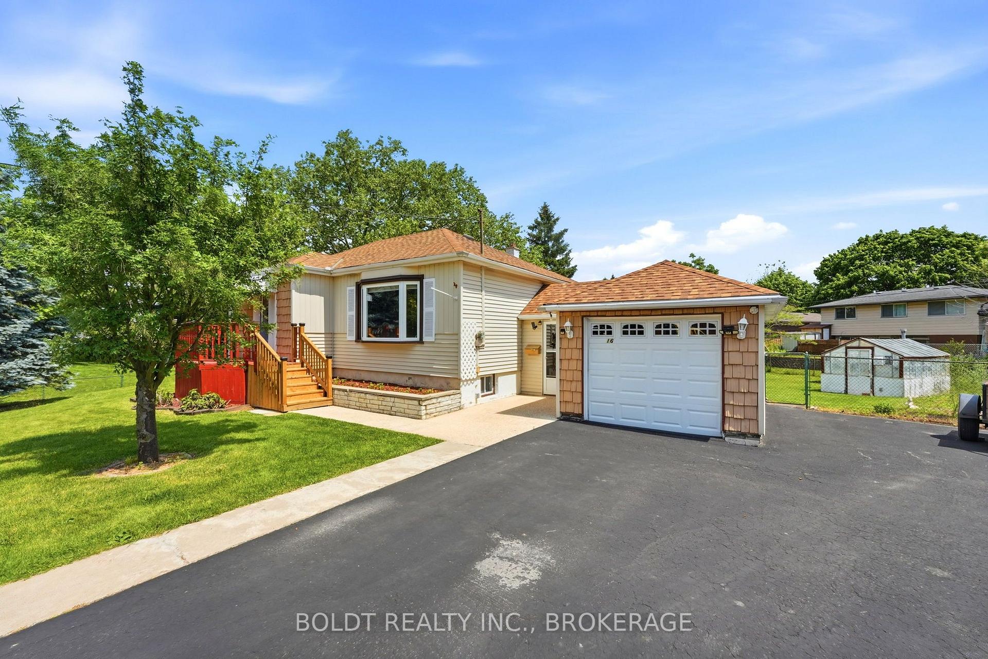 Photo 9 of 16 Grammar Avenue, St. Catharines, Vine/Linwell — HOMEH