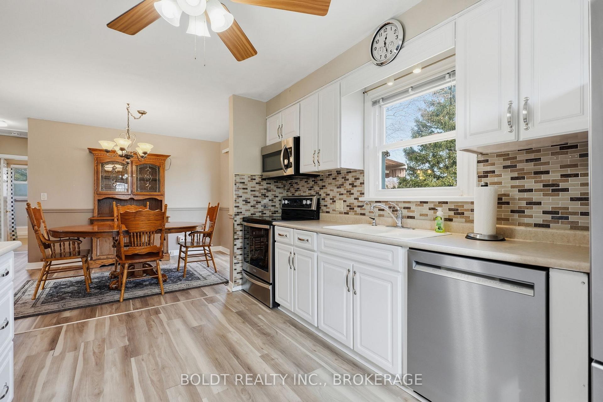 Photo 17 of 16 Grammar Avenue, St. Catharines, Vine/Linwell — HOMEH