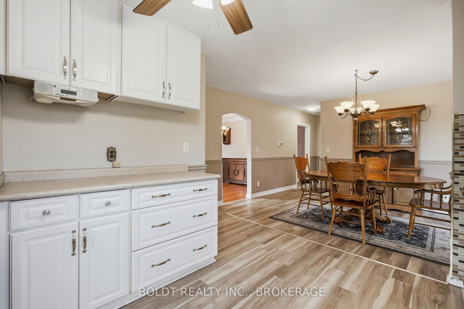 Photo 18 of 16 Grammar Avenue, St. Catharines, Vine/Linwell — HOMEH