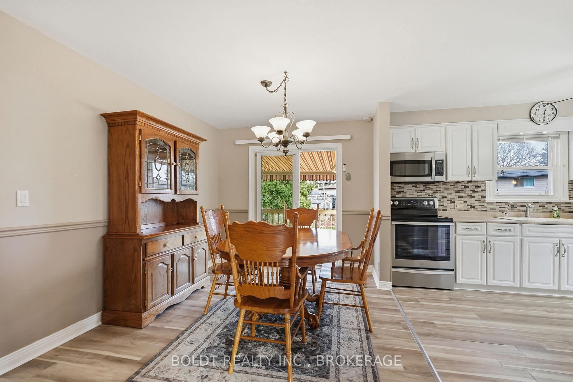 Photo 21 of 16 Grammar Avenue, St. Catharines, Vine/Linwell — HOMEH