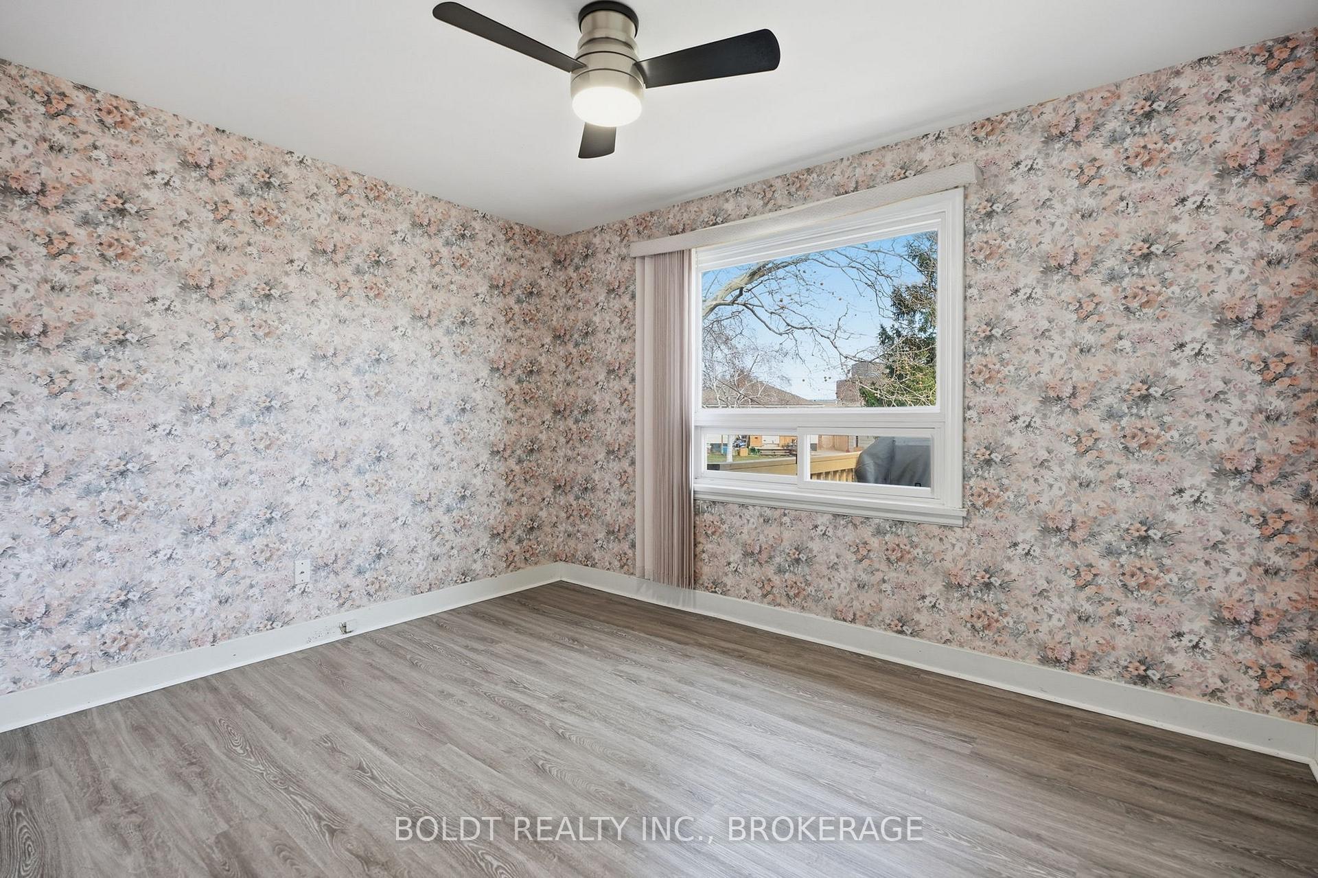 Photo 27 of 16 Grammar Avenue, St. Catharines, Vine/Linwell — HOMEH