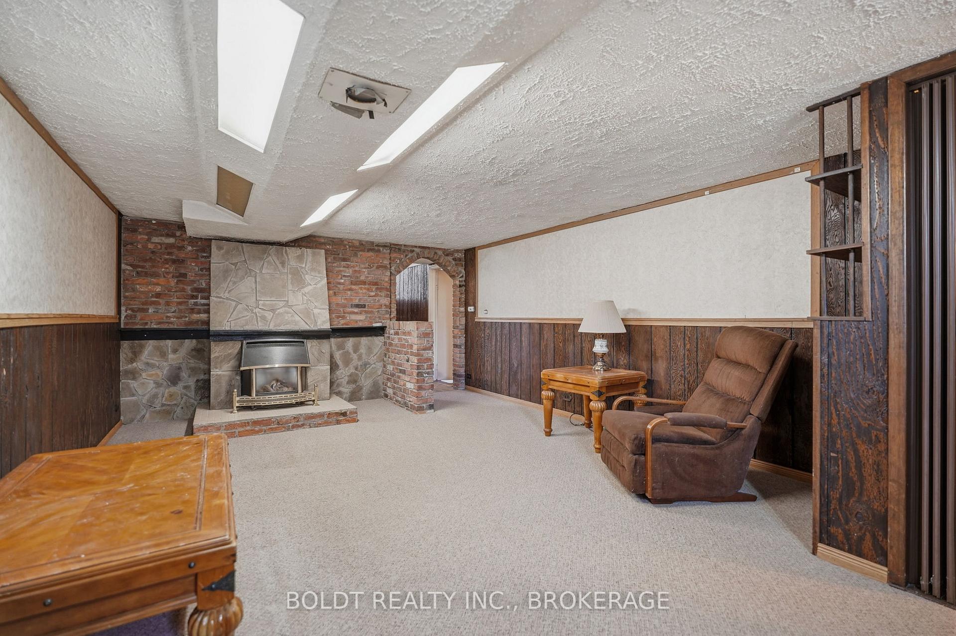 Photo 31 of 16 Grammar Avenue, St. Catharines, Vine/Linwell — HOMEH