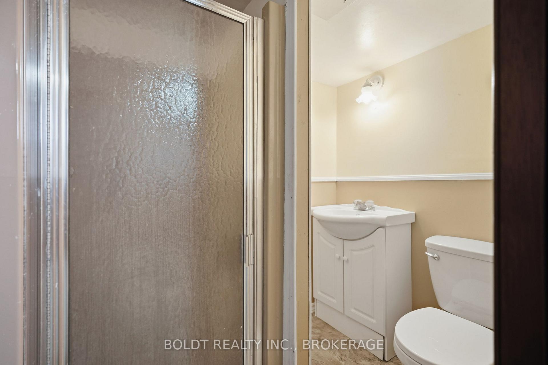 Photo 32 of 16 Grammar Avenue, St. Catharines, Vine/Linwell — HOMEH
