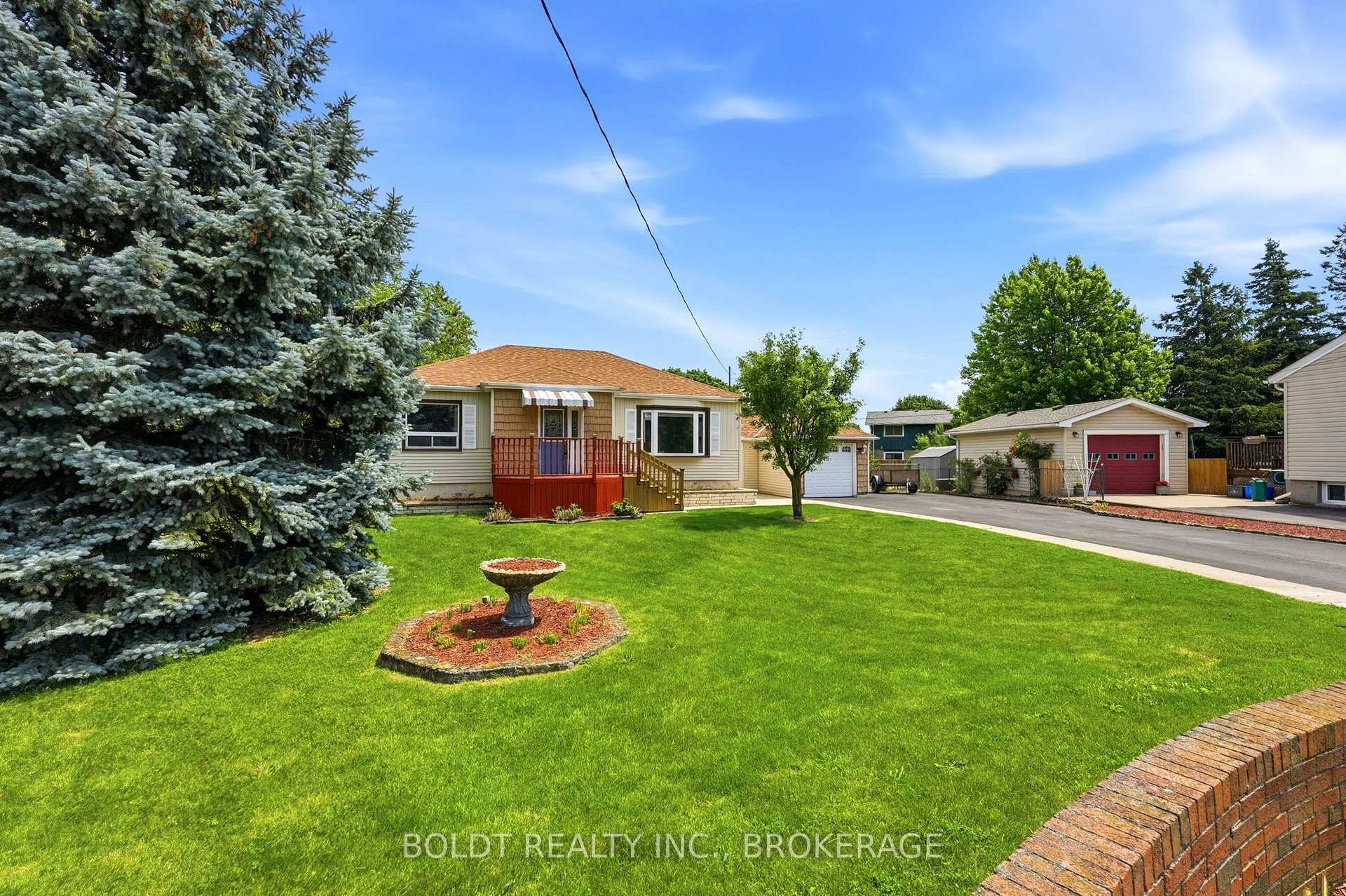 Photo 42 of 16 Grammar Avenue, St. Catharines, Vine/Linwell — HOMEH