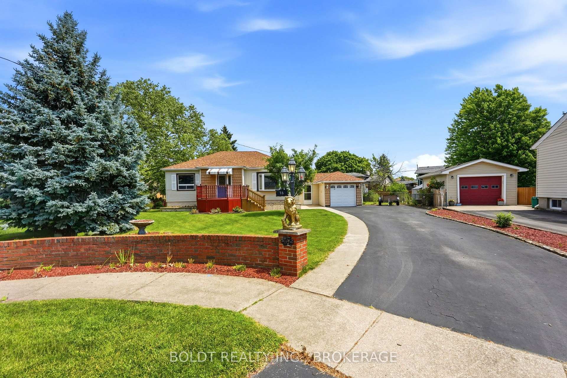 Photo 48 of 16 Grammar Avenue, St. Catharines, Vine/Linwell — HOMEH