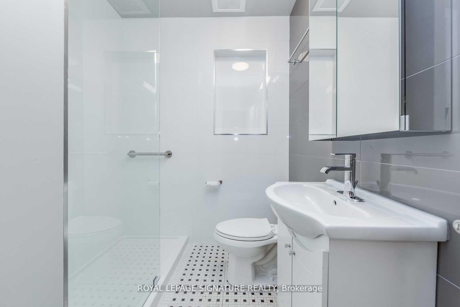Photo 5 of Unit 2, 1089 Broadview Avenue, Toronto, Broadview North — HOMEH