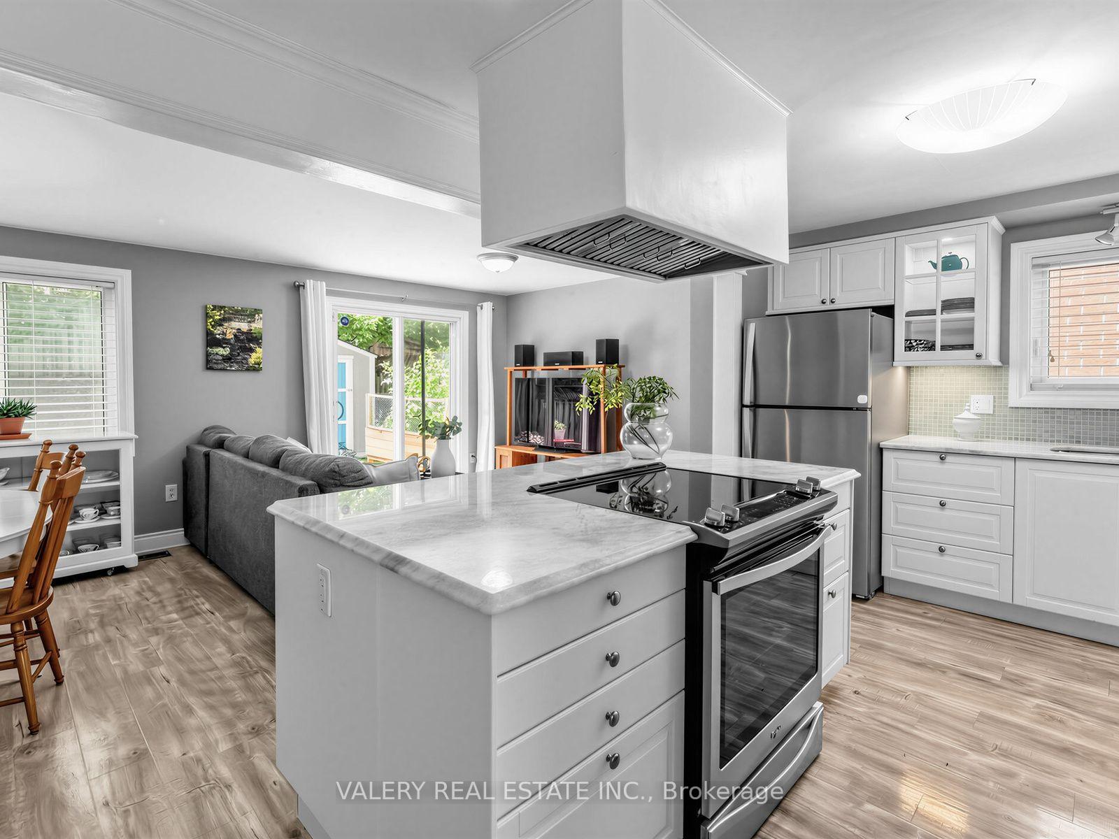 Photo 9 of 466 Misty Crescent, Kitchener, Grand River North — HOMEH