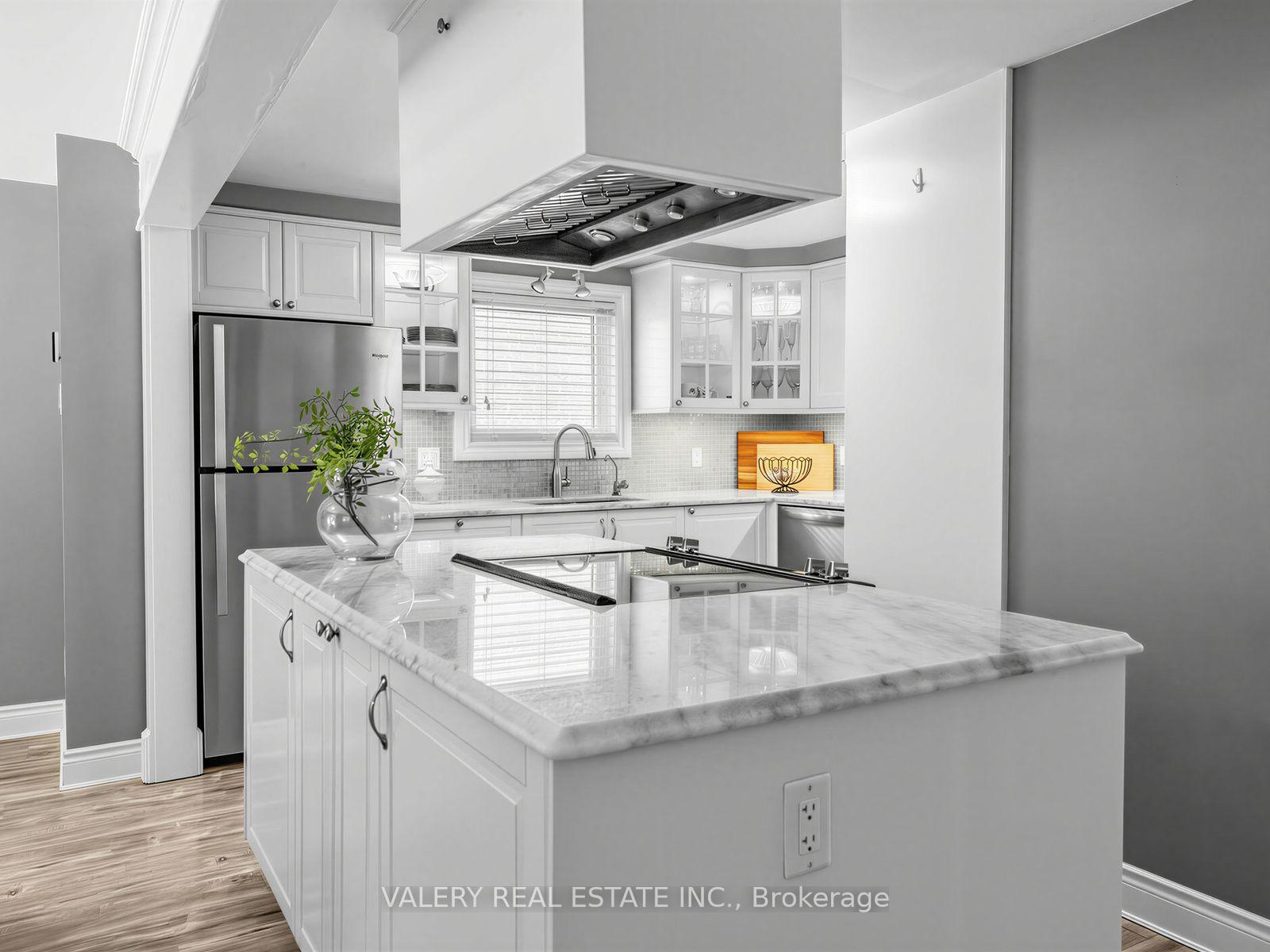 Photo 12 of 466 Misty Crescent, Kitchener, Grand River North — HOMEH