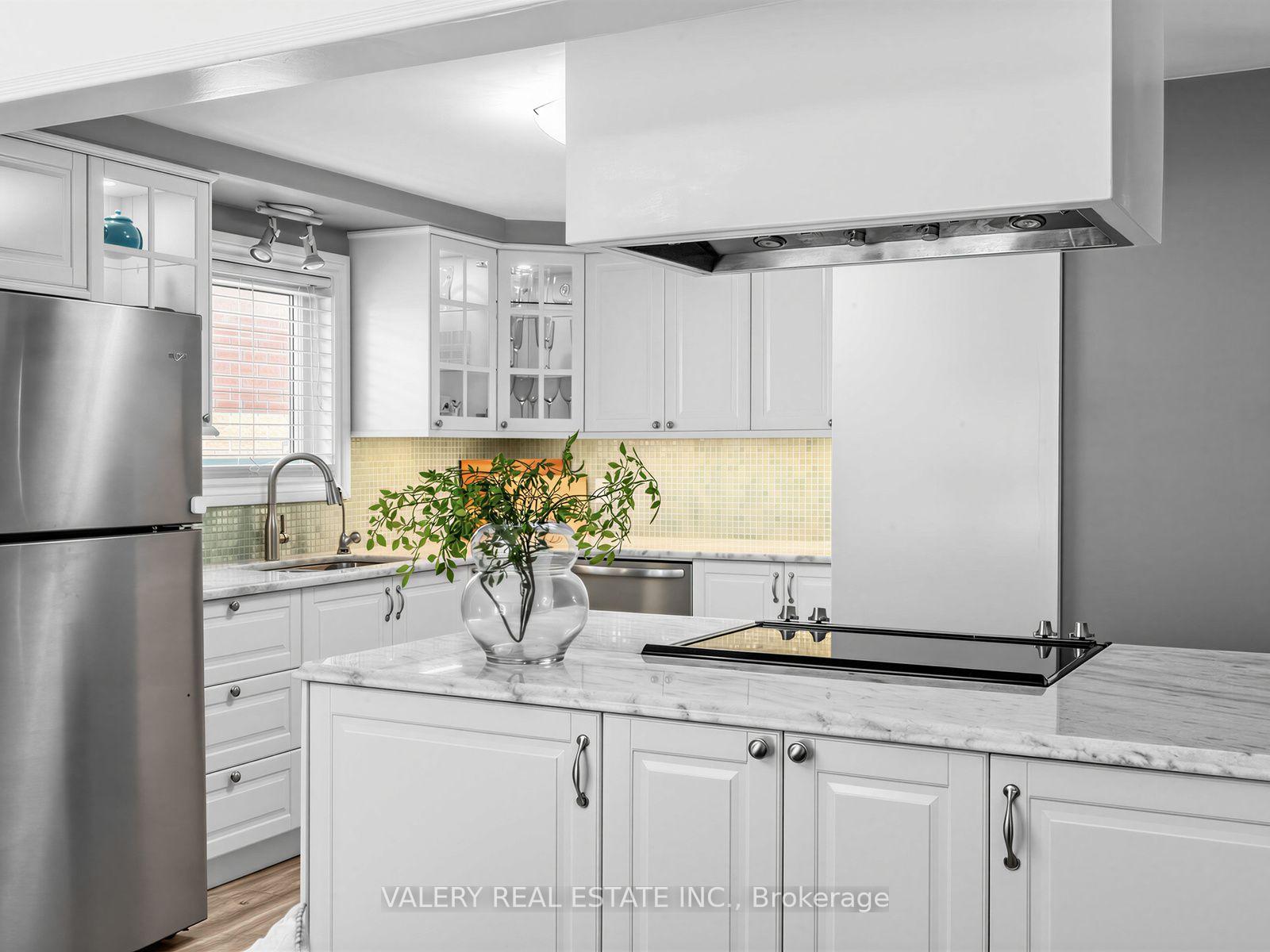 Photo 13 of 466 Misty Crescent, Kitchener, Grand River North — HOMEH
