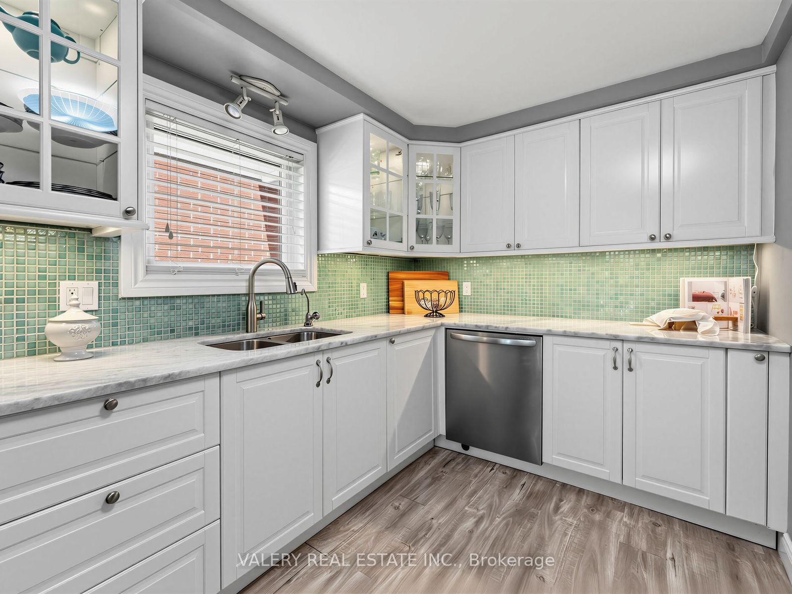 Photo 14 of 466 Misty Crescent, Kitchener, Grand River North — HOMEH