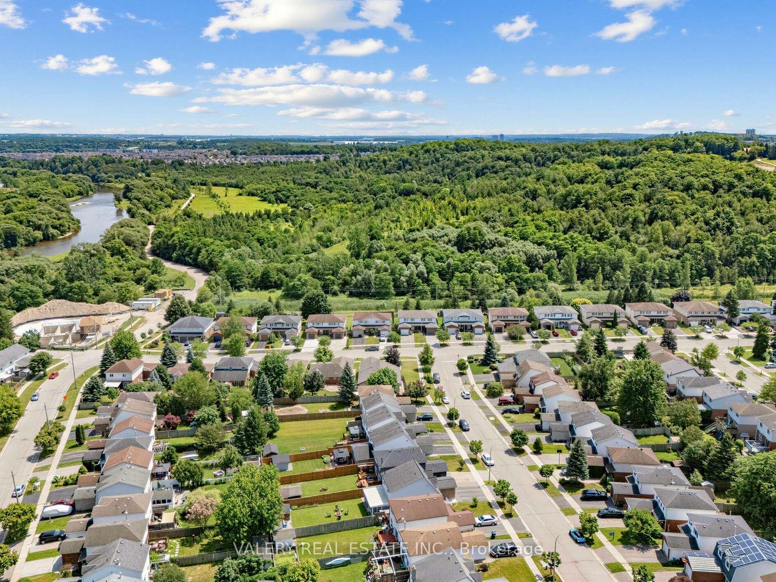 Photo 41 of 466 Misty Crescent, Kitchener, Grand River North — HOMEH