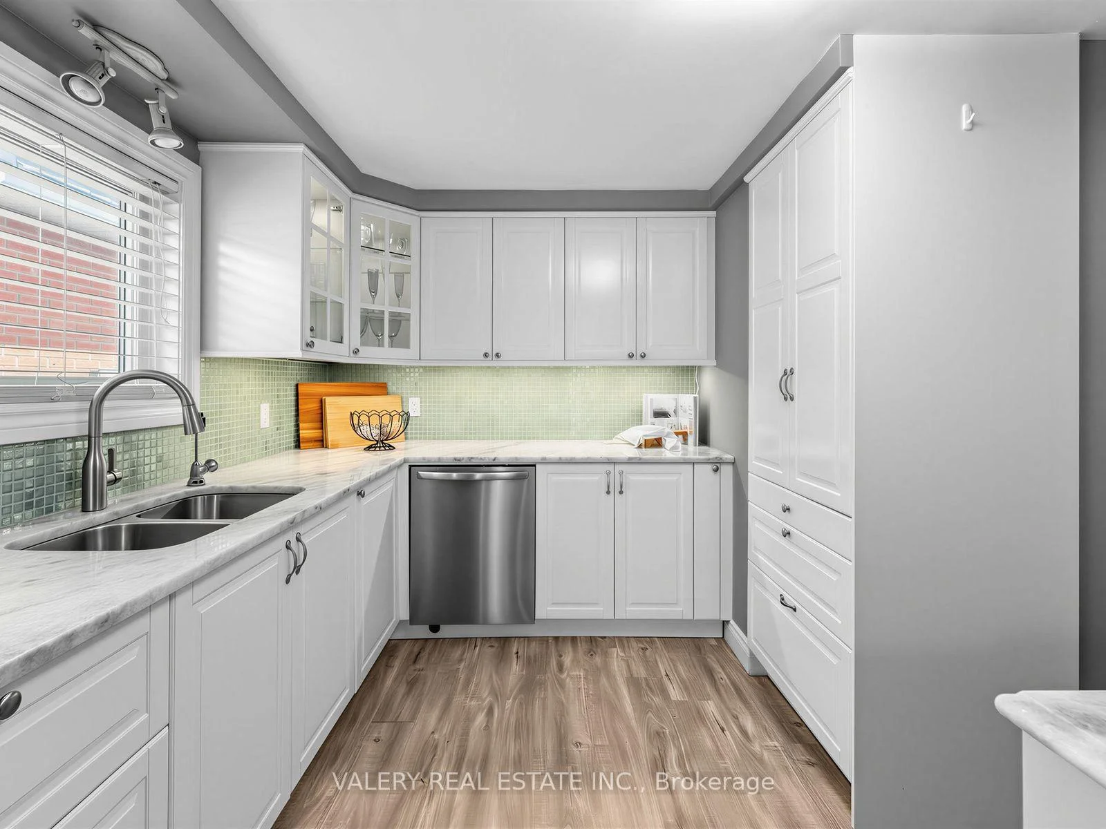 Photo 16 of 466 Misty Crescent, Kitchener, Grand River North — HOMEH