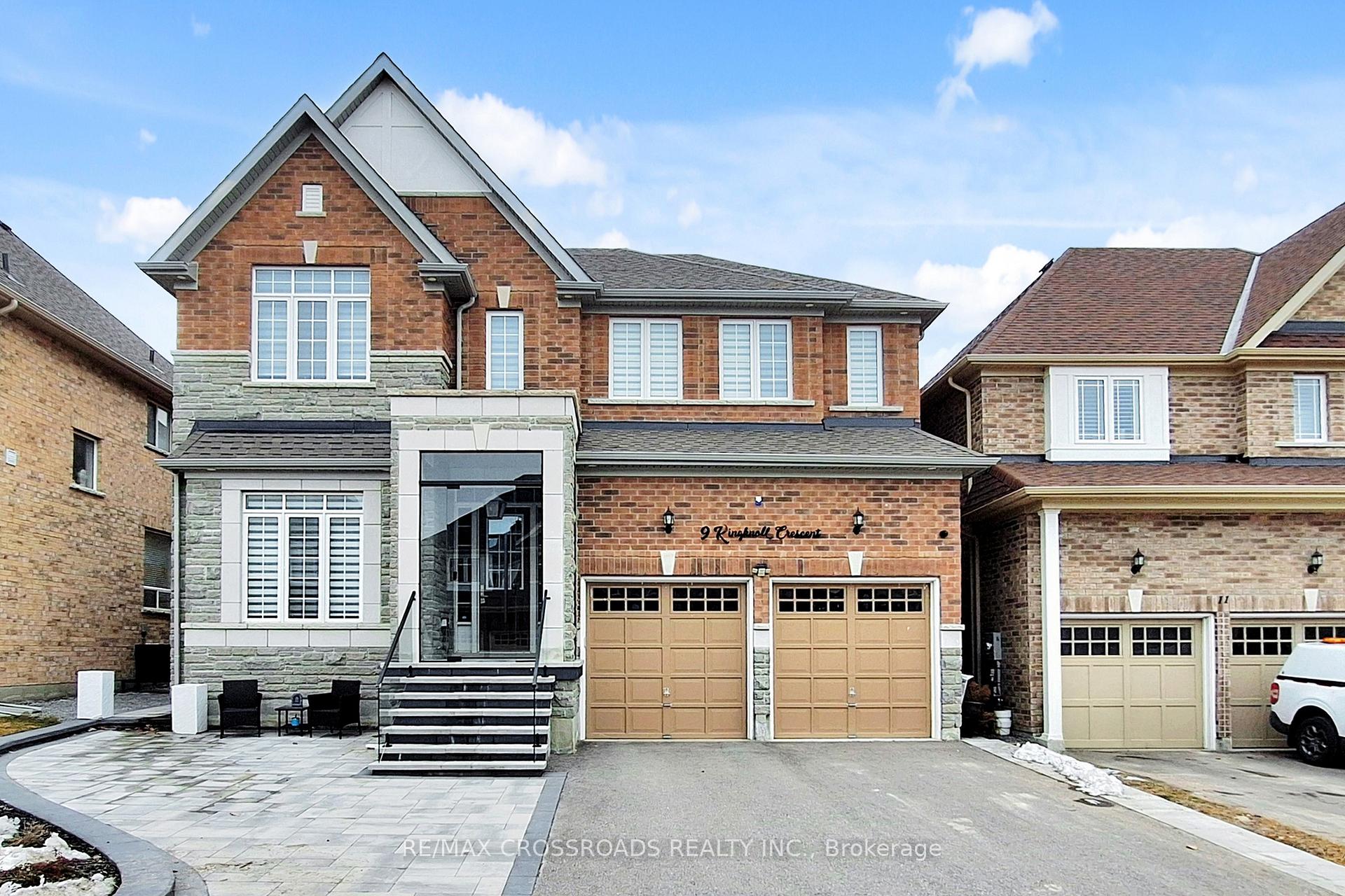 Photo 1 of 9 Kingknoll Crescent, Georgina, Keswick South — HOMEH