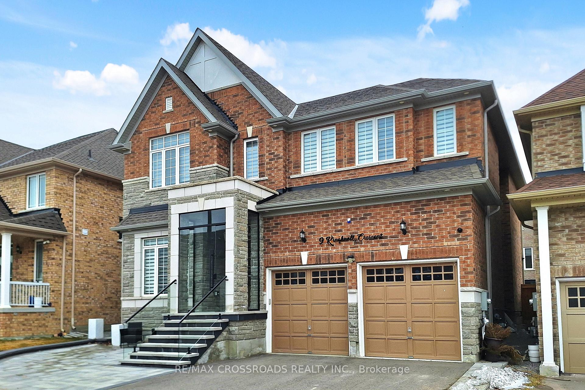 Photo 2 of 9 Kingknoll Crescent, Georgina, Keswick South — HOMEH