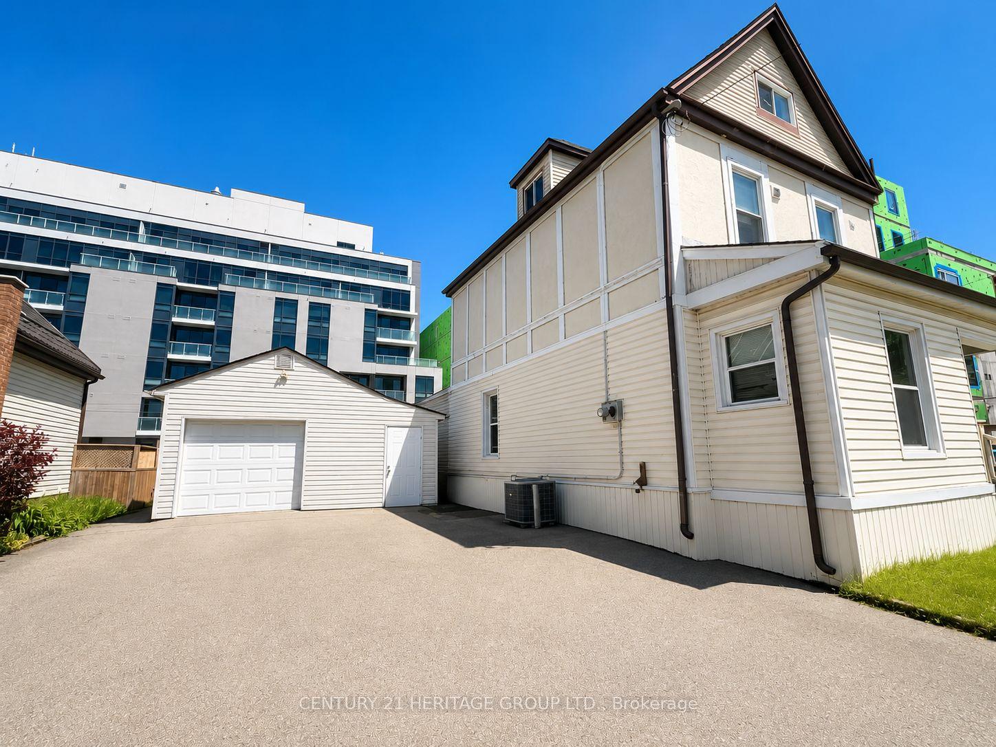 Photo 2 of 406 Jackson Street W, Hamilton, Kirkendall — HOMEH