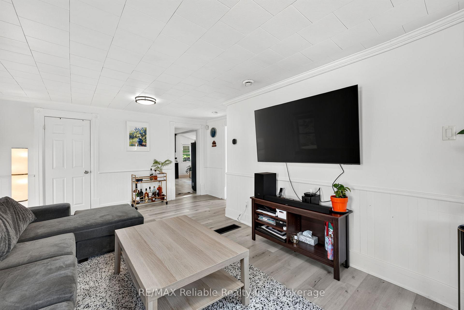 Photo 11 of 39 Main Street E, Bluewater, Zurich — HOMEH