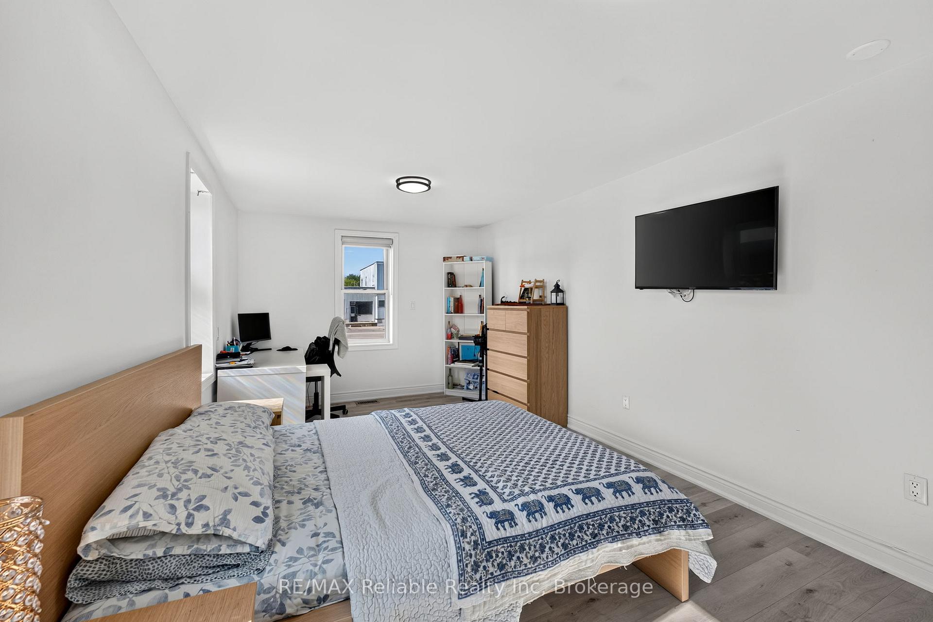 Photo 21 of 39 Main Street E, Bluewater, Zurich — HOMEH