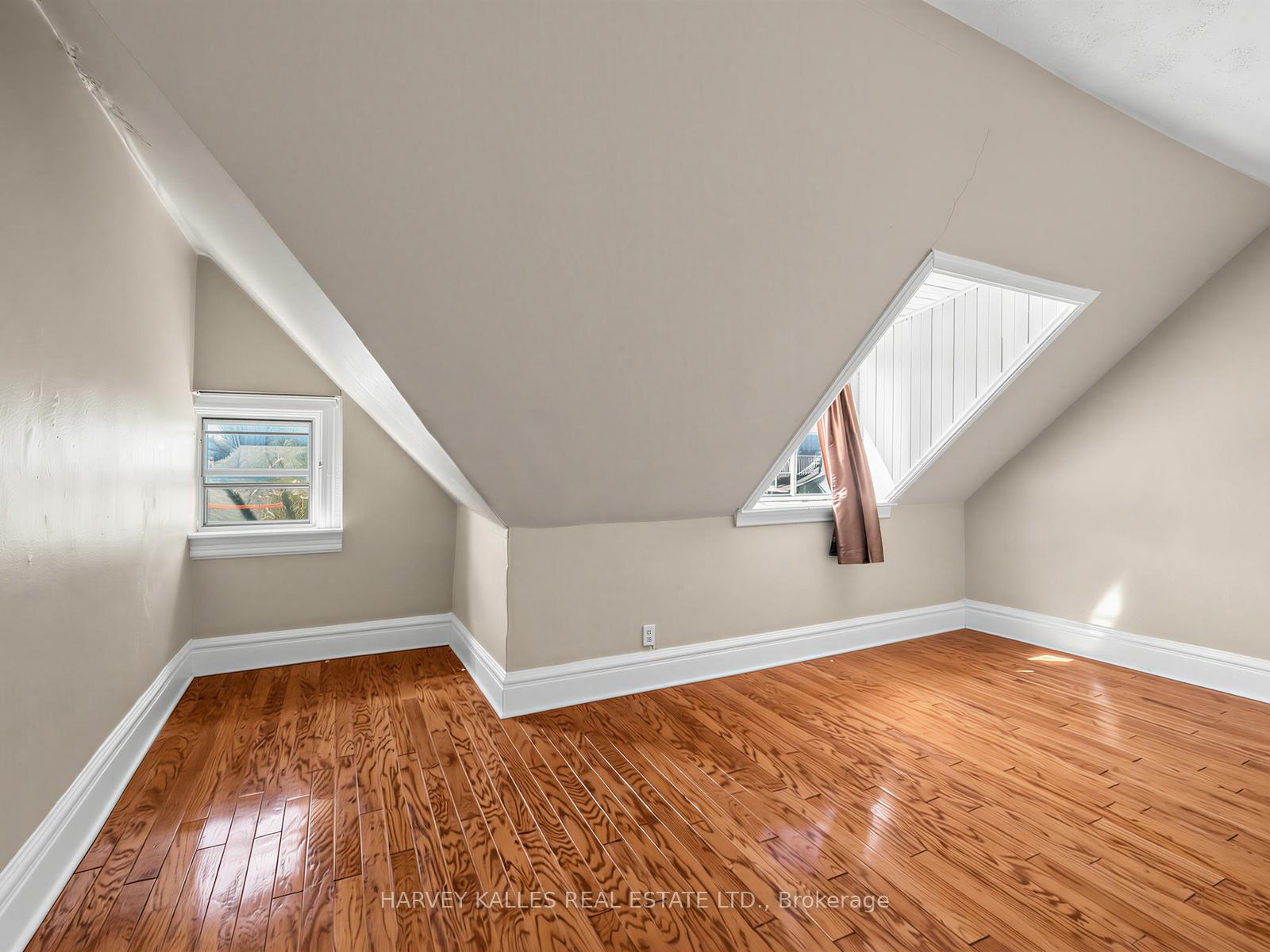 Photo 16 of 258 Harbord Street, Toronto, Palmerston-Little Italy — HOMEH
