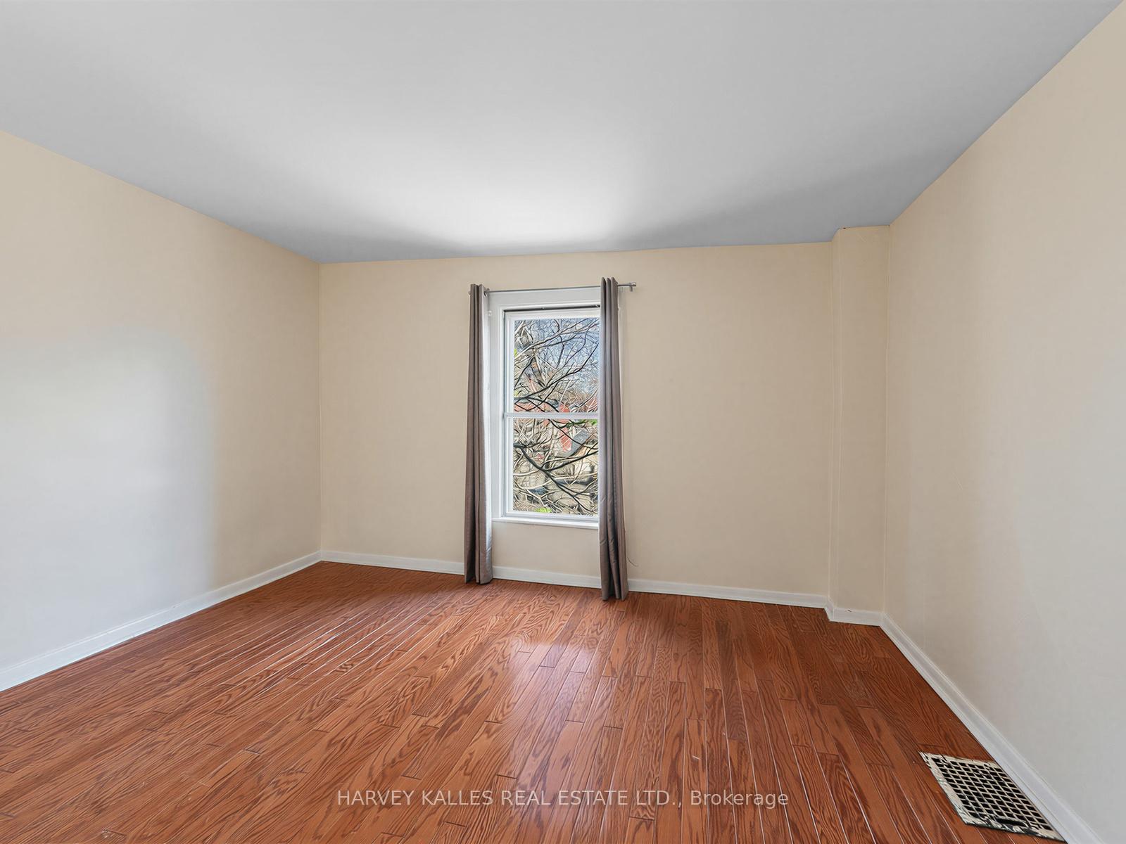 Photo 19 of 258 Harbord Street, Toronto, Palmerston-Little Italy — HOMEH