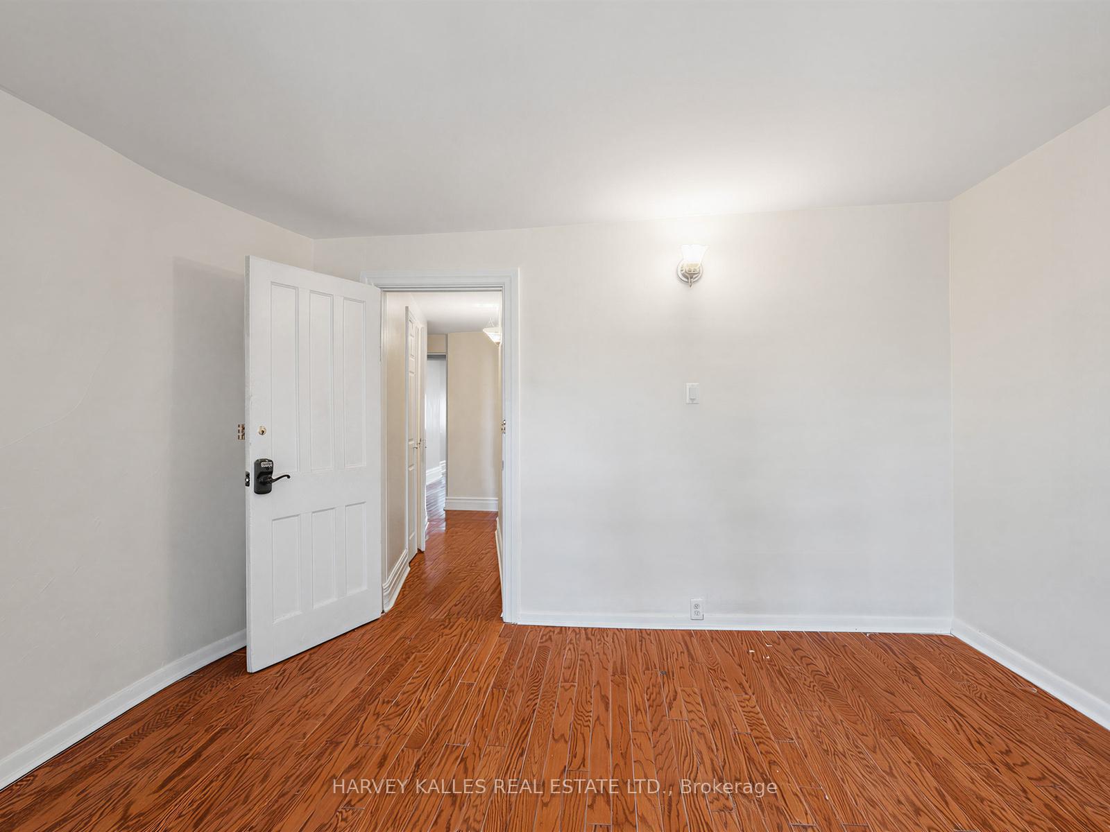 Photo 20 of 258 Harbord Street, Toronto, Palmerston-Little Italy — HOMEH