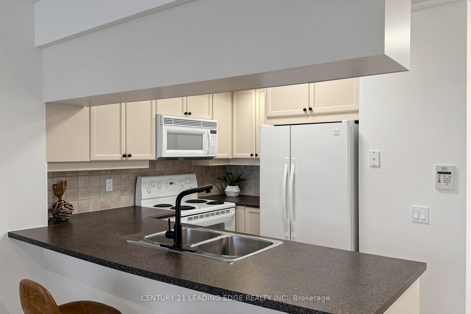 Photo 10 of Unit 328, 15 Northtown Way, North York, Willowdale East — HOMEH